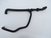 Tuyau de liquide de refroidissement moteur