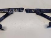 Tailgate/trunk/boot hinge