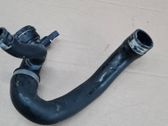 Tuyau de liquide de refroidissement moteur