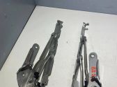 Tailgate/trunk/boot hinge