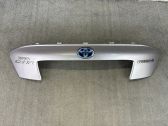 Trunk door license plate light bar