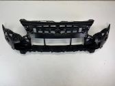Front bumper mounting bracket