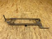 Engine mounting bracket
