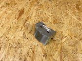 Fender mounting bracket