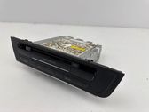 Radio / CD-Player / DVD-Player / Navigation