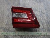 Tailgate rear/tail lights