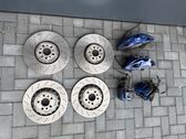Bremsscheiben und Bremssättel eingestellt