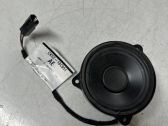 Parcel shelf speaker