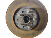 Front wheel hub