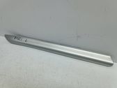 Moulure, baguette/bande protectrice d'aile