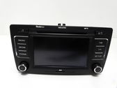 Radio / CD-Player / DVD-Player / Navigation