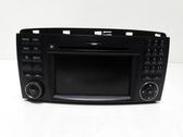Radio / CD-Player / DVD-Player / Navigation
