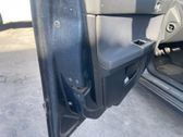 Cerradura de puerta delantera (junto a la manecilla)