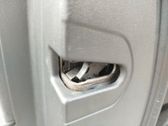 Cerradura de puerta trasera
