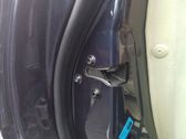 Cerradura de puerta trasera