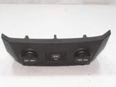 12 V lizdas (priekyje)