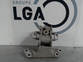 Engine mount bracket