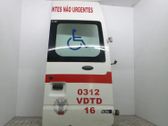 Bisagra de la puerta trasera