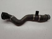 Tuyau de liquide de refroidissement moteur