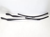 Windshield/front glass wiper blade