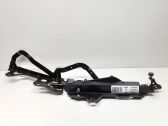 Tailgate/trunk/boot hinge