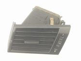 Rejilla de ventilación central del panel