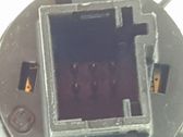 Bouton poussoir de démarrage du moteur