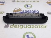 Luz de freno adicional/tercera