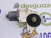 Motor del regulador de la ventanilla de la puerta delantera
