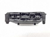 Oven keskuslukituksen ohjausyksikön moduuli
