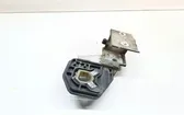 Radiator mount bracket