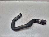 Tuyau de liquide de refroidissement moteur