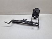 Headlight/headlamp mounting bracket