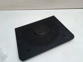 Subwoofer-bassoelementin etusäleikkö/lista