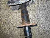 Front bumper mounting bracket