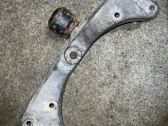 Gearbox mounting bracket