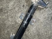 Front bumper mounting bracket