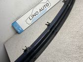 Etupuskurin alempi jäähdytinsäleikkö