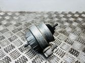 Engine mount bracket