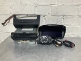 Radio / CD-Player / DVD-Player / Navigation