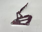 Engine bonnet/hood hinges