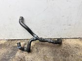 Tuyau de liquide de refroidissement moteur