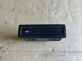 USB-pistokeliitin