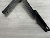 Engine bonnet/hood hinges
