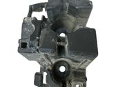 Rear bumper mounting bracket