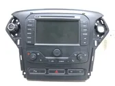 Radio/CD/DVD/GPS head unit