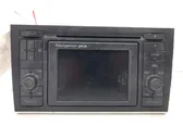 Radio/CD/DVD/GPS-pääyksikkö