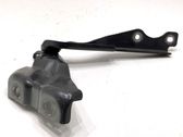 Engine bonnet/hood hinges