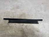 Radiator mount bracket