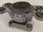 Engine mount bracket